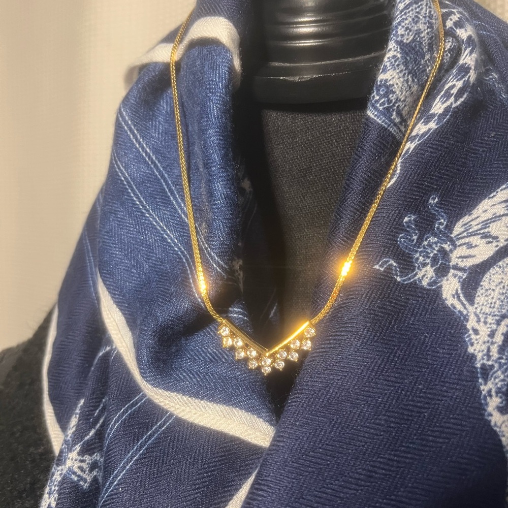 Elegant Antique Gold Necklace with Crystal Accents